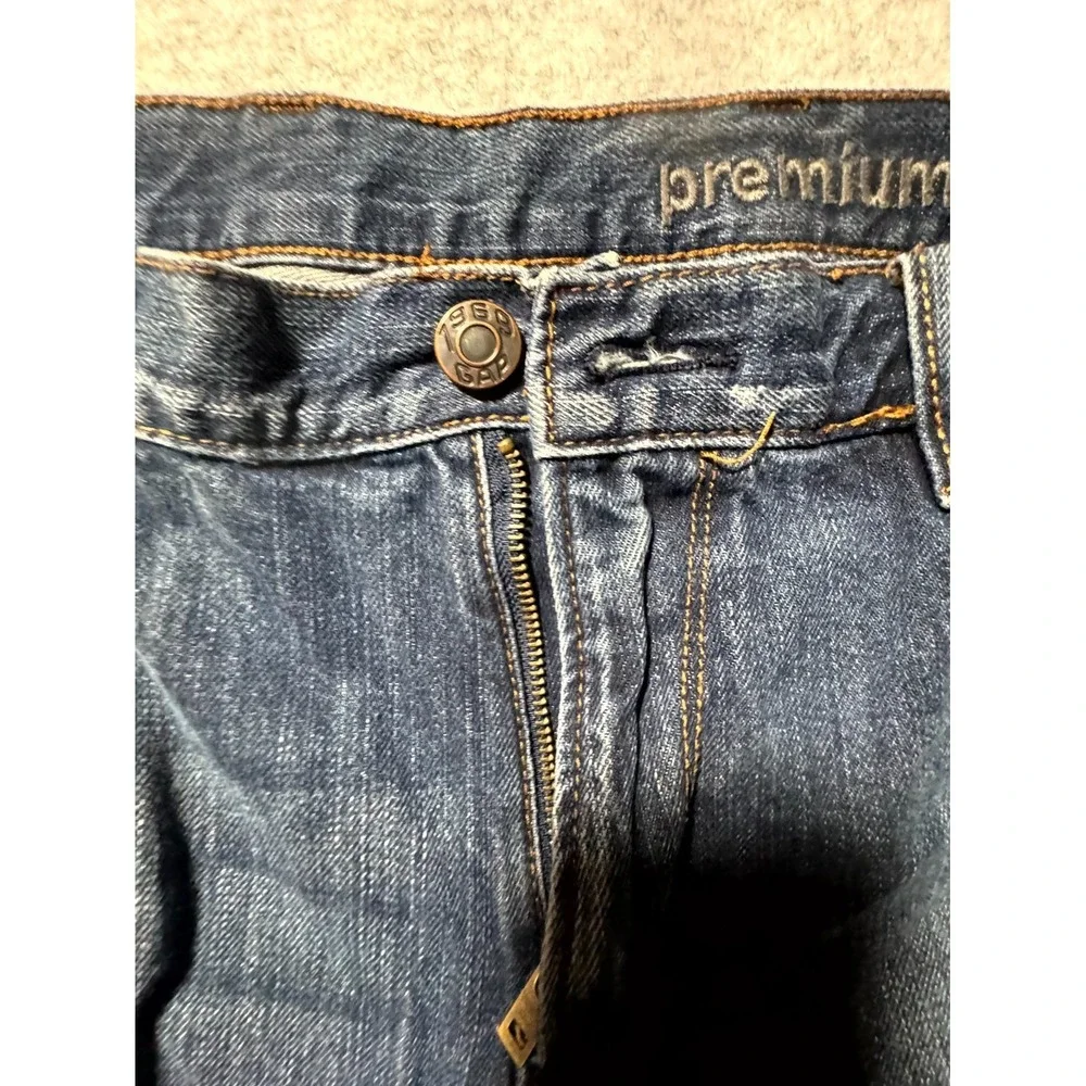 Gap Women's Size 36x30 Short Straight Leg Lightwash Jeans